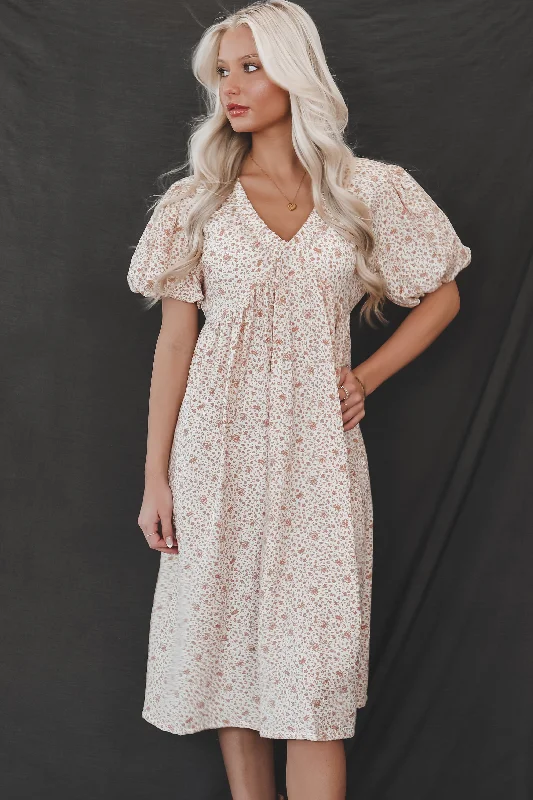 Midi dresses with ruffled sleeves for a more feminine and voluminous look May I Have This Dance Rose Floral Midi Dress Midi dresses with ruffled sleeves for a more feminine and voluminous look May I Have This Dance Rose Floral Midi Dress
