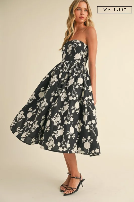 Midi dresses with embroidered accents for a unique and detailed design Waitlist 4/23 ♥ Jasmine Sleeveless Floral Print Flared Midi Dress Black Midi dresses with embroidered accents for a unique and detailed design Waitlist 4/23 ♥ Jasmine Sleeveless Floral Print Flared Midi Dress Black