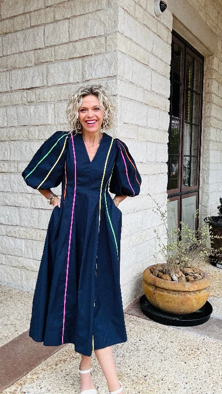 Midi dresses with keyhole backs for a flirty and unexpected detail Contrast Binding Midi Midi dresses with keyhole backs for a flirty and unexpected detail Contrast Binding Midi