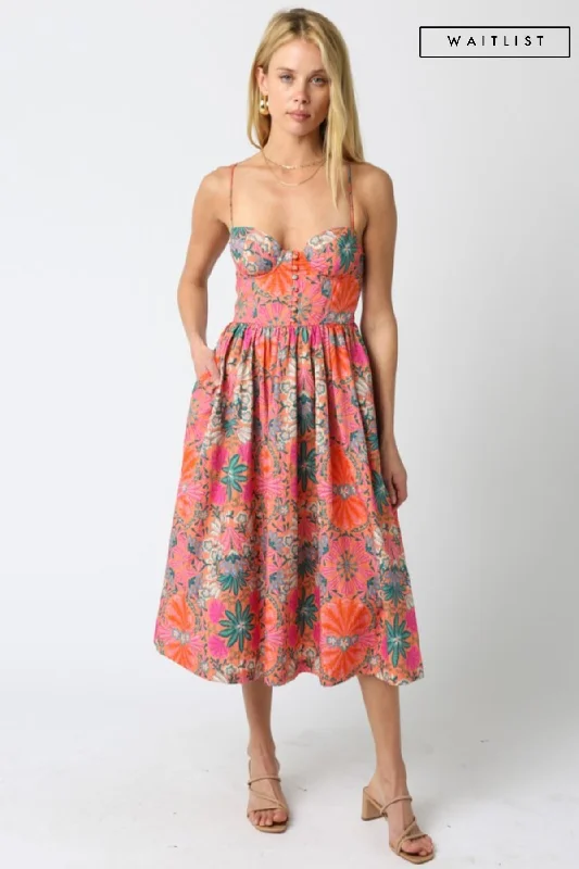 Midi dresses with ruffled hems for a romantic date night Waitlist 5/5 ♥ Hayden Sleeveless Floral Print Midi Dress Orange Midi dresses with ruffled hems for a romantic date night Waitlist 5/5 ♥ Hayden Sleeveless Floral Print Midi Dress Orange