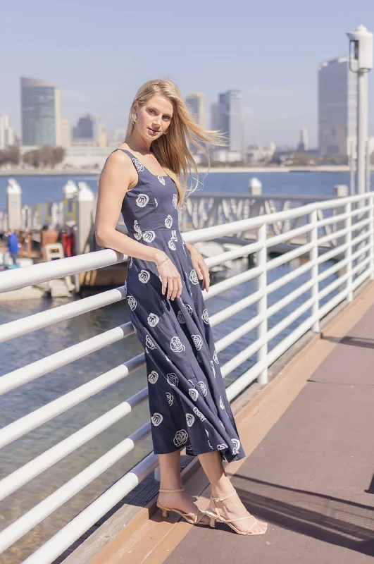 Midi dresses with ruched bodices for a feminine and fitted feel Melanie Sleeveless Embroidered Floral Midi Dress Navy Midi dresses with ruched bodices for a feminine and fitted feel Melanie Sleeveless Embroidered Floral Midi Dress Navy