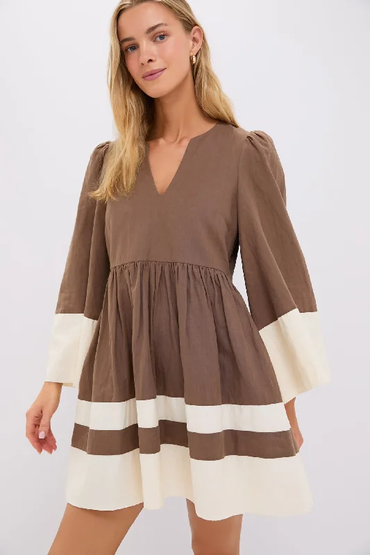 Midi dresses with gathered skirts for a full and flowing silhouette Mocha and Cream Cotton Linen Izzie Dress Midi dresses with gathered skirts for a full and flowing silhouette Mocha and Cream Cotton Linen Izzie Dress