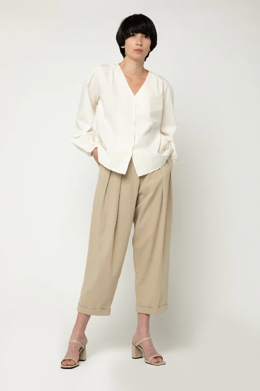 cropped women cardigan to pair with high - waisted jeansBUTTON FRONT TOP