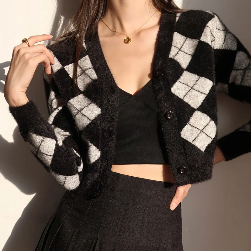 floral print women cardigan for a feminine touchAmy Fashion - Plaid Black White Knitted Cardigan
