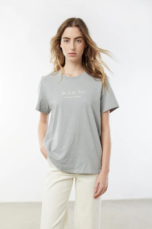 cashmere blend women cardigan for a luxurious feelWOMEN'S DAY GRAPHIC T-SHIRT