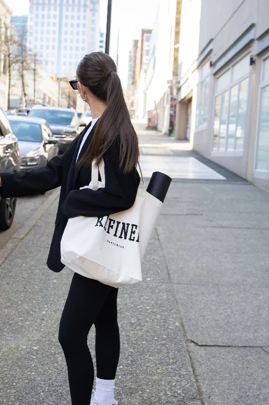boyfriend style women cardigan for a relaxed fitGRAPHIC TOTE BAG