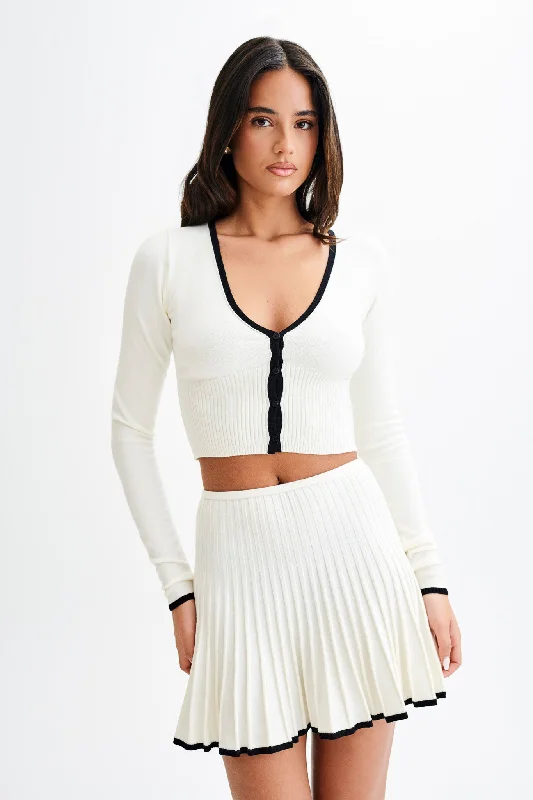 boyfriend style women cardigan for a relaxed fitJolene Contrast Button Up Knit Cardigan - White boyfriend style women cardigan for a relaxed fitJolene Contrast Button Up Knit Cardigan - White