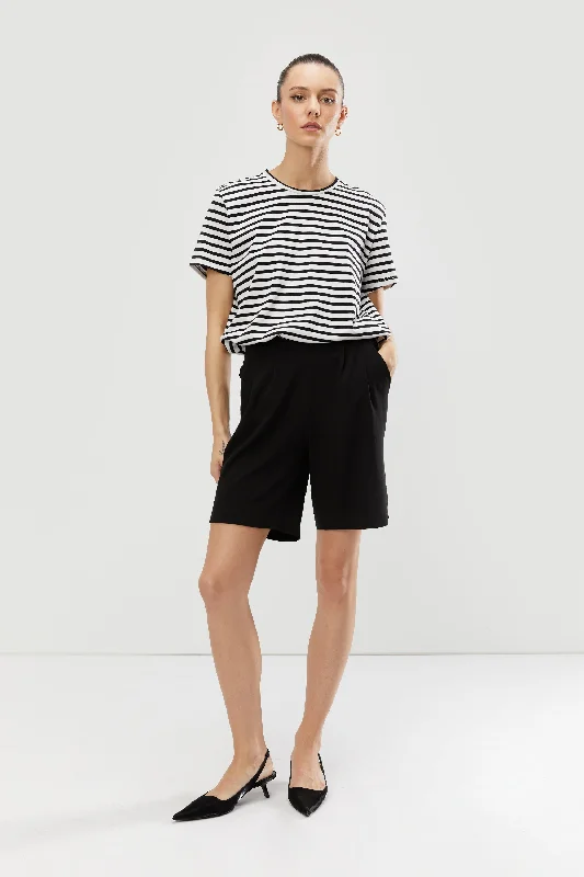 open front women cardigan for easy stylingSHORT WITH PLEATS