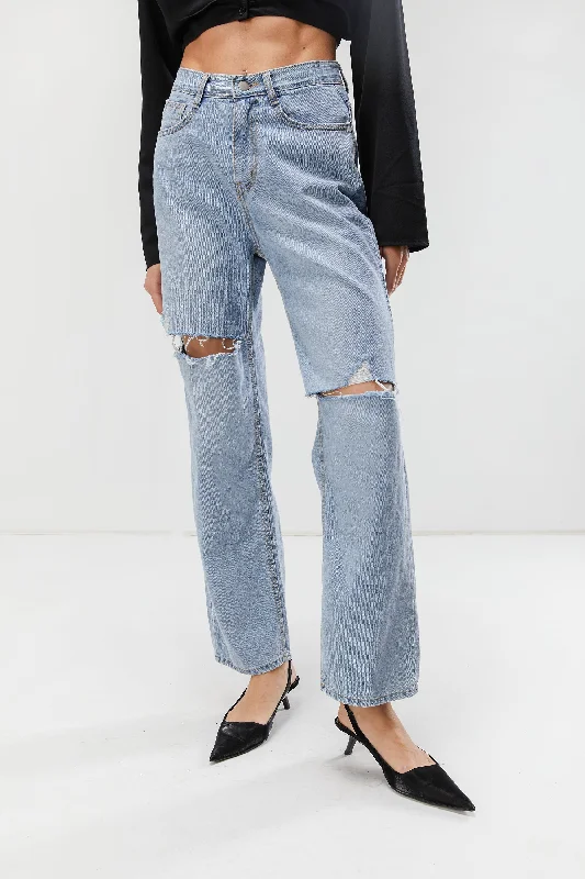 boyfriend style women cardigan for a relaxed fitSTRAIGHT LEG JEAN WITH DISTRESSING