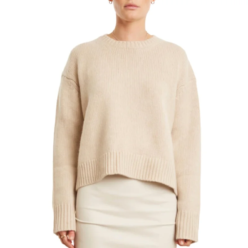 Women's Cropped Cable - Knit Merino Wool Sweater in Beige for a Trendy Fall OutfitHeavy Cashmere Sweater In Wheat Women's Cropped Cable - Knit Merino Wool Sweater in Beige for a Trendy Fall OutfitHeavy Cashmere Sweater In Wheat