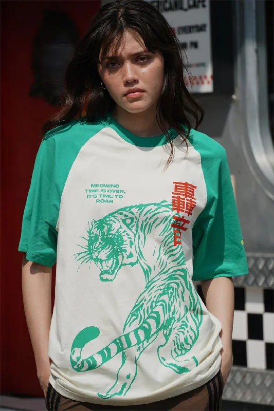 Crew Neck Women T Shirt with a Timeless DesignKing Of Beasts Oversized T-shirt