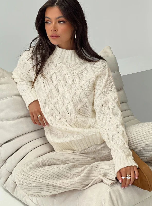 Women's Fair Isle Patterned Wool Sweater in Multicolor for a Traditional Holiday VibeLewin Cable Knit Sweater Beige Women's Fair Isle Patterned Wool Sweater in Multicolor for a Traditional Holiday VibeLewin Cable Knit Sweater Beige