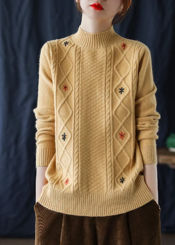 Plus Size Women's Zip - Up Fleece - Lined Sweater in Black for Extra Warmth in Cold WeatherLoose Yellow Embroideried Floral Knit Sweaters Winter Plus Size Women's Zip - Up Fleece - Lined Sweater in Black for Extra Warmth in Cold WeatherLoose Yellow Embroideried Floral Knit Sweaters Winter