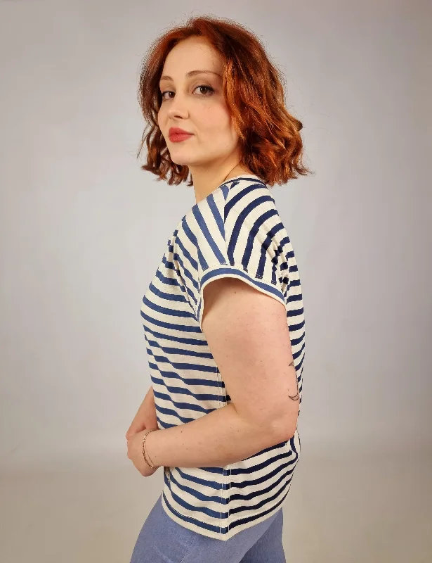 Women's Sheer Lace - Trimmed Sweater in Cream for a Delicate and Elegant AppearanceMd'M Blue Stripe T shirt Women's Sheer Lace - Trimmed Sweater in Cream for a Delicate and Elegant AppearanceMd'M Blue Stripe T shirt