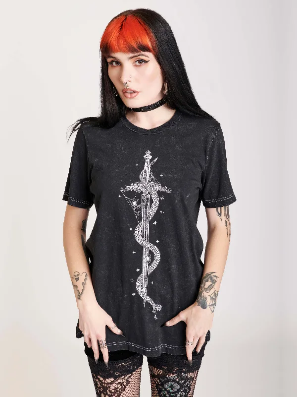 Sleeveless Women T Shirt for Summer ComfortMineral Wash Dagger Snake T-shirt