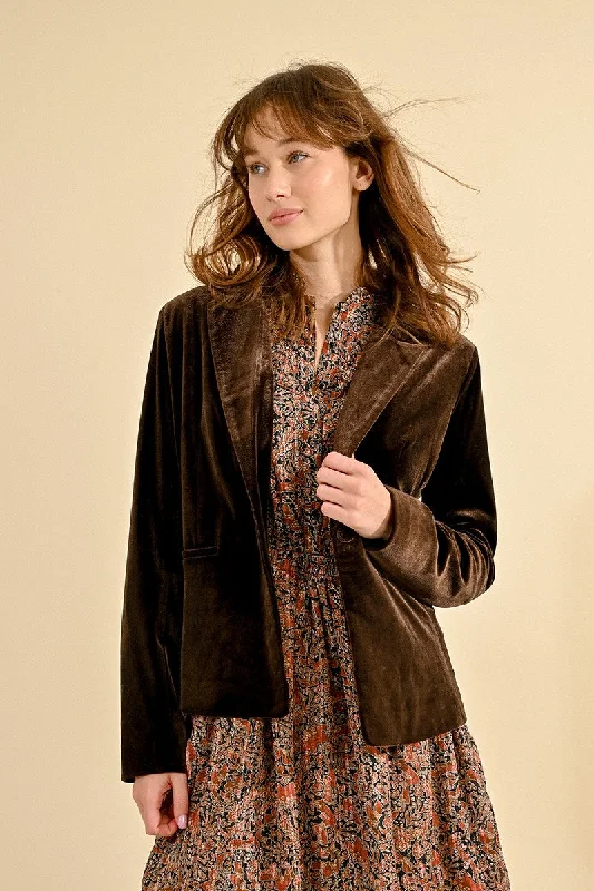Women's Sheer Lace - Trimmed Sweater in Cream for a Delicate and Elegant AppearanceMolly Bracken Chocolate Velvet Blazer
