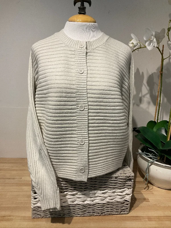 Women's Fair Isle Patterned Wool Sweater in Multicolor for a Traditional Holiday VibeR&R Ivory Short Button Front Sweater Women's Fair Isle Patterned Wool Sweater in Multicolor for a Traditional Holiday VibeR&R Ivory Short Button Front Sweater