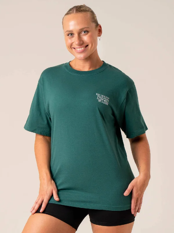 Muscle Women T Shirt for a Sporty and Casual LookWellness T-Shirt - Forest Green