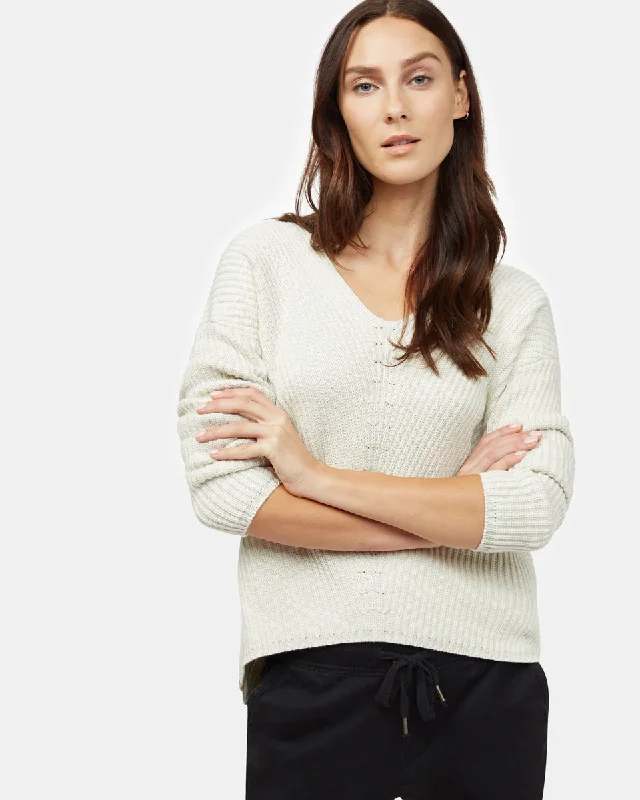 Plus Size Women's Open - Front Cardigan Sweater in Burgundy with Buttons for a Stylish LayerHighline V-Neck Sweater Plus Size Women's Open - Front Cardigan Sweater in Burgundy with Buttons for a Stylish LayerHighline V-Neck Sweater