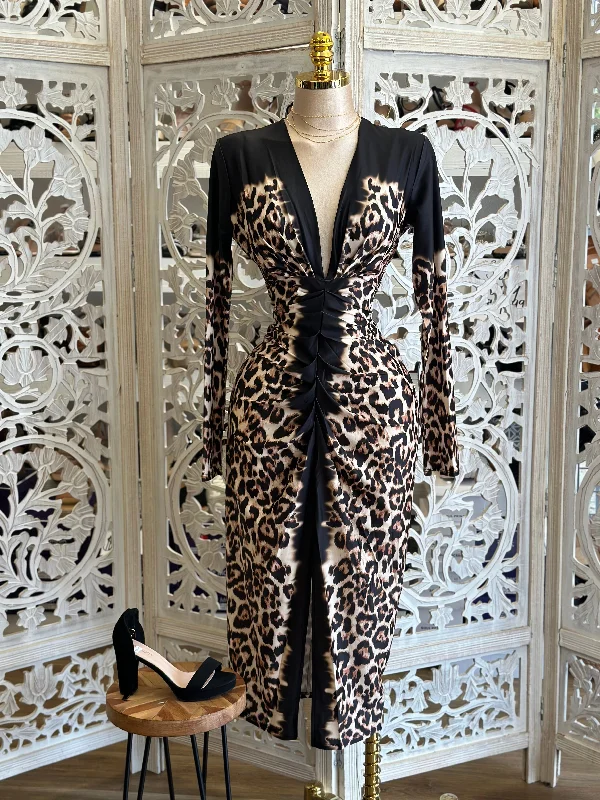 Backless Women Dress for a Sexy and Alluring Look at Evening EventsDeep V Leopard Print Dress - Estira, Stretchy Backless Women Dress for a Sexy and Alluring Look at Evening EventsDeep V Leopard Print Dress - Estira, Stretchy