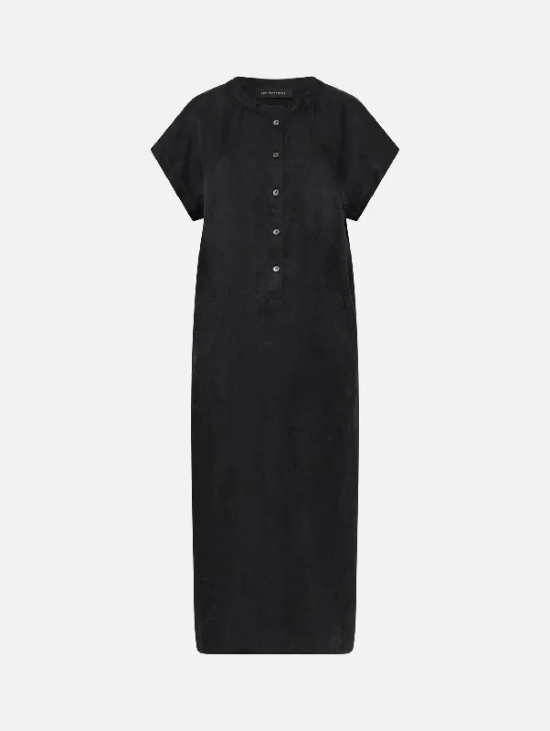 Ball Gown Women Dress with a Full Skirt for a Princess - like LookEden Dress in Black Ball Gown Women Dress with a Full Skirt for a Princess - like LookEden Dress in Black