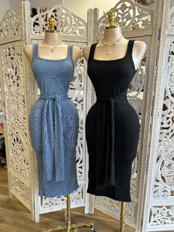 Pleated Women Dress with a Timeless and Elegant TextureScooped Tie Front Midi Ribbed Dress - Estira, Stretchy Pleated Women Dress with a Timeless and Elegant TextureScooped Tie Front Midi Ribbed Dress - Estira, Stretchy