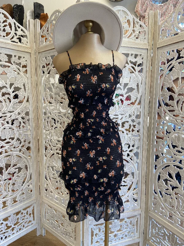 Empire Waist Women Dress to Accentuate the Bust and Conceal the WaistSmocked Bodycon Floral Dress Empire Waist Women Dress to Accentuate the Bust and Conceal the WaistSmocked Bodycon Floral Dress