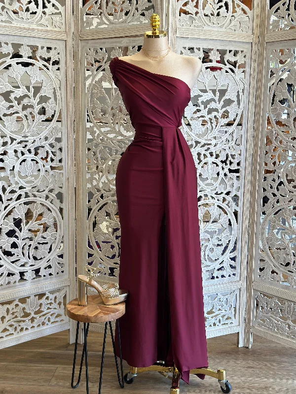 Shift Women Dress with a Simple and Classic Design for Everyday WearWine Draped Formal Dress- Stretchy,Estira