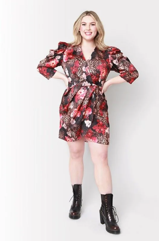 Strapless Women Dress with a Built - in Bra for Comfort and Support Strapless Women Dress with a Built - in Bra for Comfort and Support Phoebe Dress // Floral Strapless Women Dress with a Built - in Bra for Comfort and Support Strapless Women Dress with a Built - in Bra for Comfort and Support Phoebe Dress // Floral
