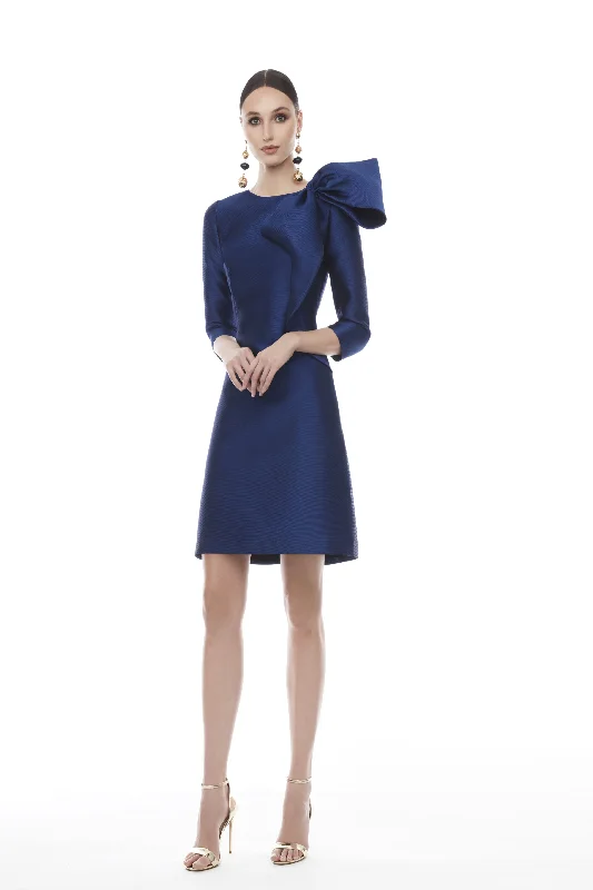 Halter Neck Women Dress to Show Off the Shoulders and Neckline Halter Neck Women Dress to Show Off the Shoulders and Neckline Frascara 4334