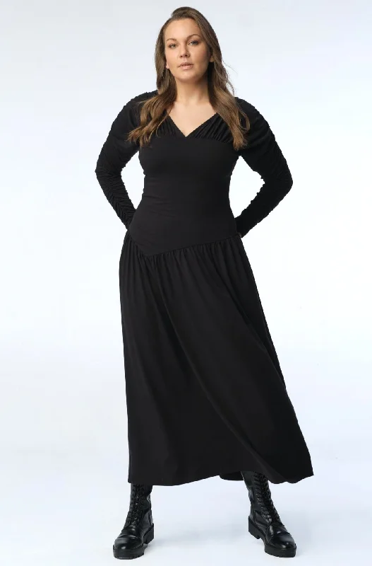 Pleated Women Dress with a Timeless and Elegant Texture Pleated Women Dress with a Timeless and Elegant Texture Tania Jersey Long Dress // Black Pleated Women Dress with a Timeless and Elegant Texture Pleated Women Dress with a Timeless and Elegant Texture Tania Jersey Long Dress // Black