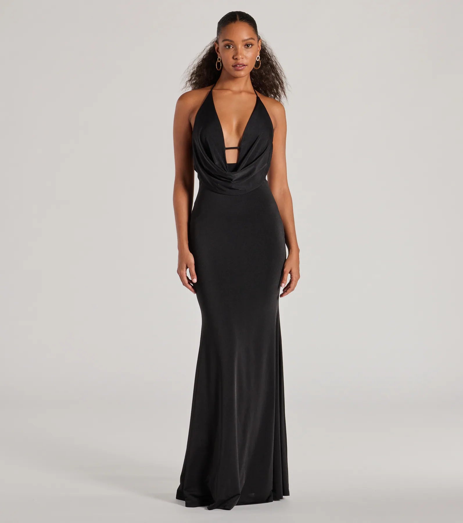 Maxi dresses with a V - neckline for a flattering and elongating shapeKatherine Halter Open Back Mermaid Formal Dress Maxi dresses with a V - neckline for a flattering and elongating shapeKatherine Halter Open Back Mermaid Formal Dress