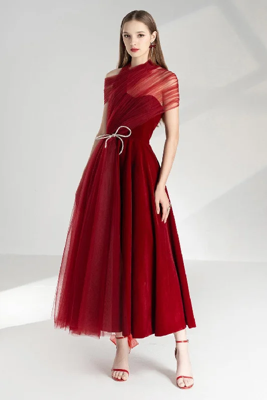 Maxi dresses with thin spaghetti straps for a delicate and feminine feelLeslie Fit and Flare Crossover Mesh Taffeta Maxi Dress Maxi dresses with thin spaghetti straps for a delicate and feminine feelLeslie Fit and Flare Crossover Mesh Taffeta Maxi Dress