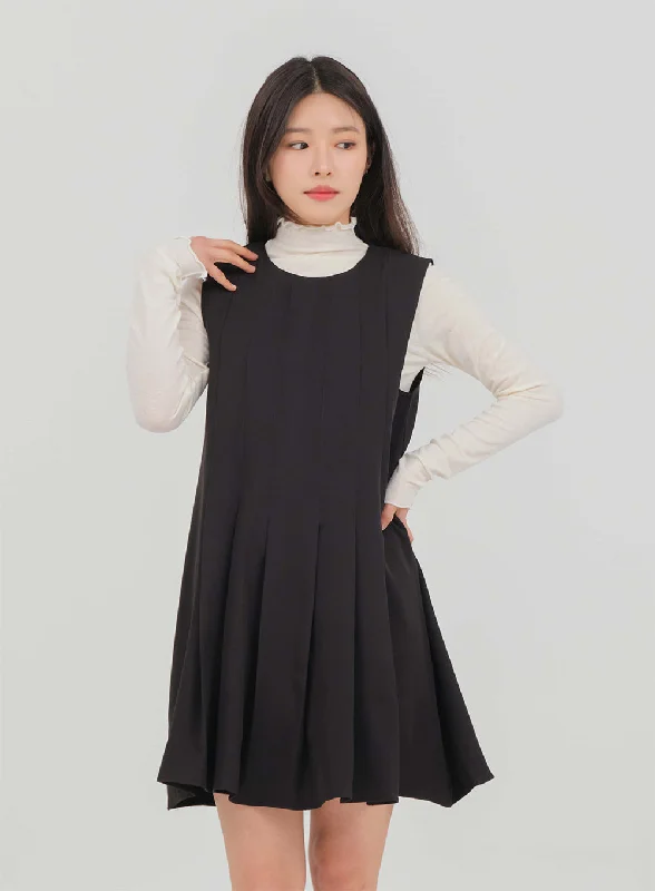 Linen mini dresses for a breathable summer optionPleated Sleeveless Dress M5