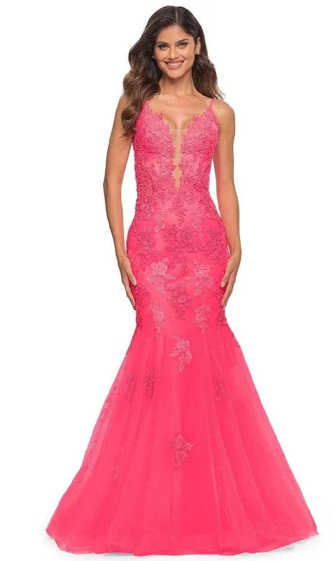 Formal dresses with tassel - adorned belts and tiered skirts for a stylish and festive formal eventLa Femme - 30674 Brocade Floral Trumpet Dress Formal dresses with tassel - adorned belts and tiered skirts for a stylish and festive formal eventLa Femme - 30674 Brocade Floral Trumpet Dress