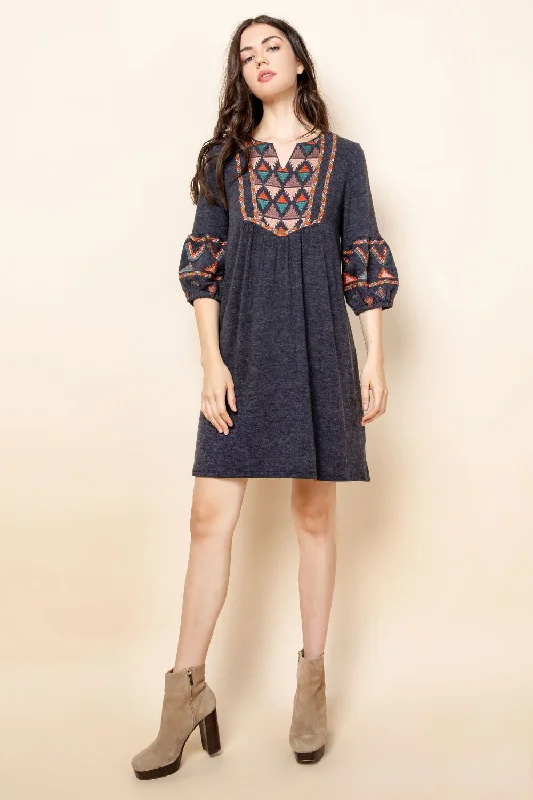 Cocktail dresses with cold - shoulder designs in a lightweight fabricShort Mid Sleeve Embroidered Dress Cocktail dresses with cold - shoulder designs in a lightweight fabricShort Mid Sleeve Embroidered Dress