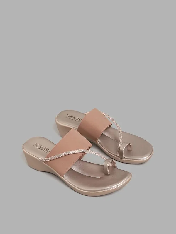 Cargo Women Shorts with Multiple Pockets for FunctionalityLUNA BLU Rose Gold Diamante Embellished Wedge Sandals Cargo Women Shorts with Multiple Pockets for FunctionalityLUNA BLU Rose Gold Diamante Embellished Wedge Sandals